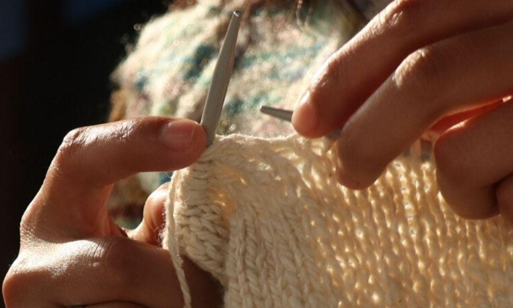 How can to Knit With Silk? Knitting with Eri Silk Yarn! – Muezart